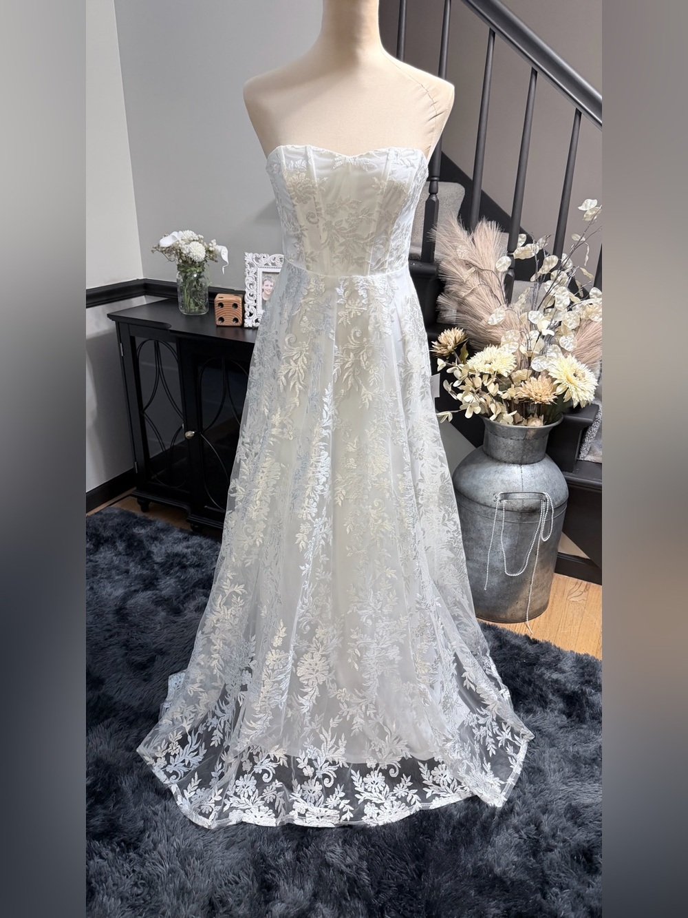 NWT Lulu's Ivory Floral Lace Strapless A-line Wedding Gown size small